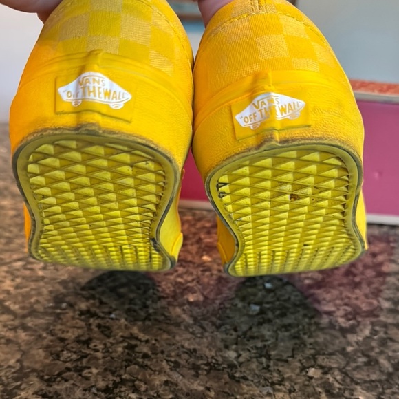 Vans unisex canvas classic Vibrant Yellow Slip-Ons sneakers EUC M7.5 W9 - Picture 13 of 16